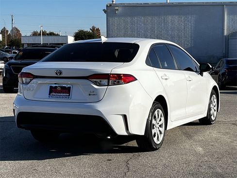 Used 2025 Toyota Corolla LE image 4