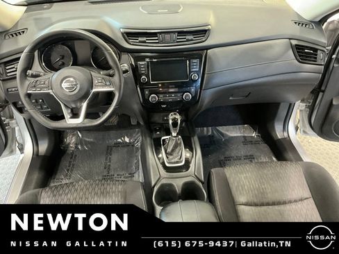 Used 2019 Nissan Rogue SV w/ Sun & Sound Touring Package FWD image 13