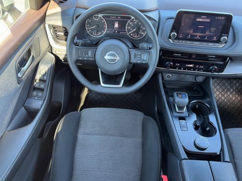 Used 2022 Nissan Rogue SV image 15