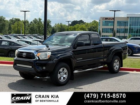 Used 2013 Toyota Tacoma 4x4 Access Cab w/ SR5 Pkg image 3