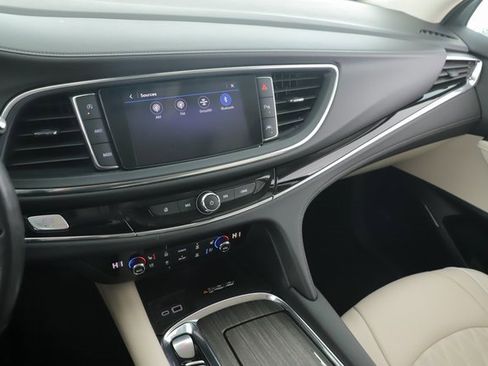 Used 2023 Buick Enclave Avenir image 27