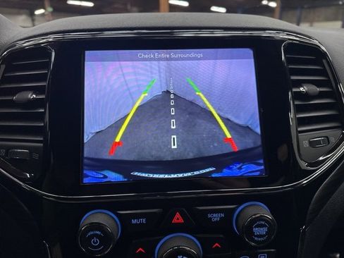 Used 2019 Jeep Grand Cherokee Altitude image 20