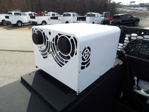 Used 2025 Ford F750 2WD SuperCab Super Duty image 74
