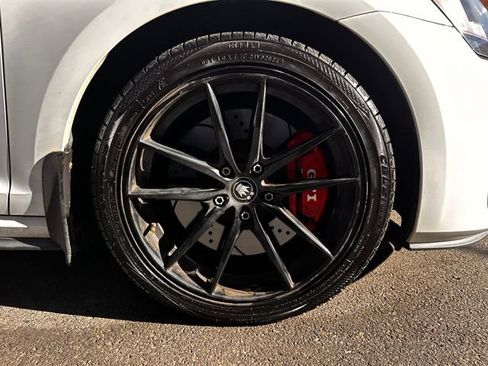 Used 2017 Volkswagen GTI Sport FWD image 33