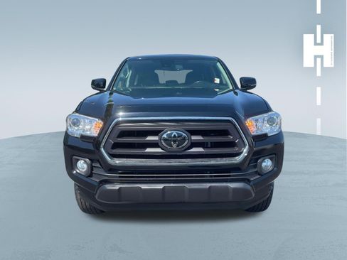 Used 2022 Toyota Tacoma SR5 w/ Technology Package RWD image 2