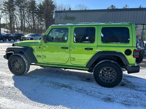 Used 2025 Jeep Wrangler Sport S image 17