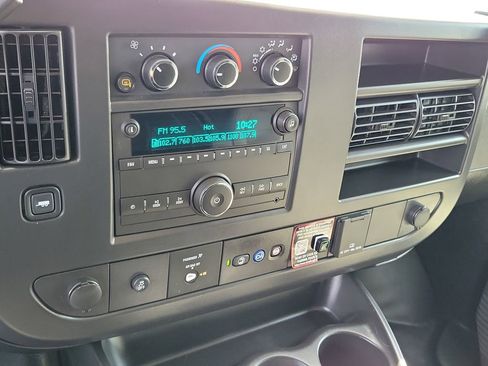 Used 2025 Chevrolet Express 2500 w/ Driver Convenience Package RWD image 7