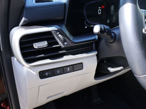 Used 2023 Kia Telluride S AWD/4WD image 31