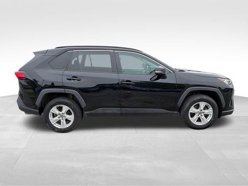 Used 2021 Toyota RAV4 XLE AWD/4WD image 8