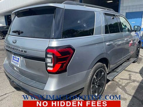 Used 2023 Ford Expedition Limited AWD/4WD image 6