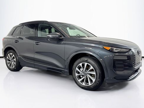 New 2027 Audi Q6 e-tron Premium image 3