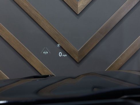 Used 2023 Jaguar F-PACE SVR image 28