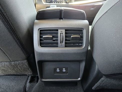 Used 2025 Nissan Rogue SV FWD image 12