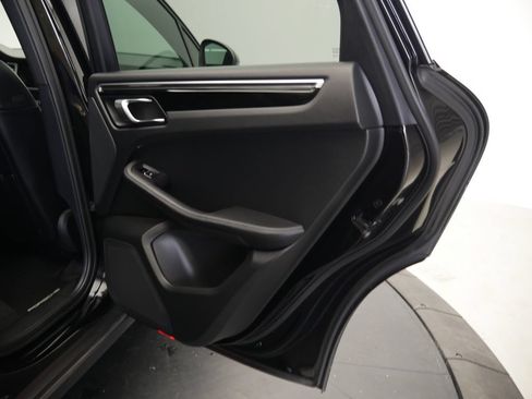 Certified 2023 Porsche Macan Turbo AWD/4WD image 25