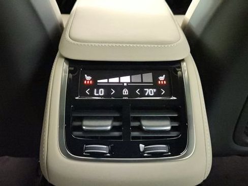 New 2026 Volvo XC90 B5 Core w/ Protection Package Premier AWD/4WD image 30