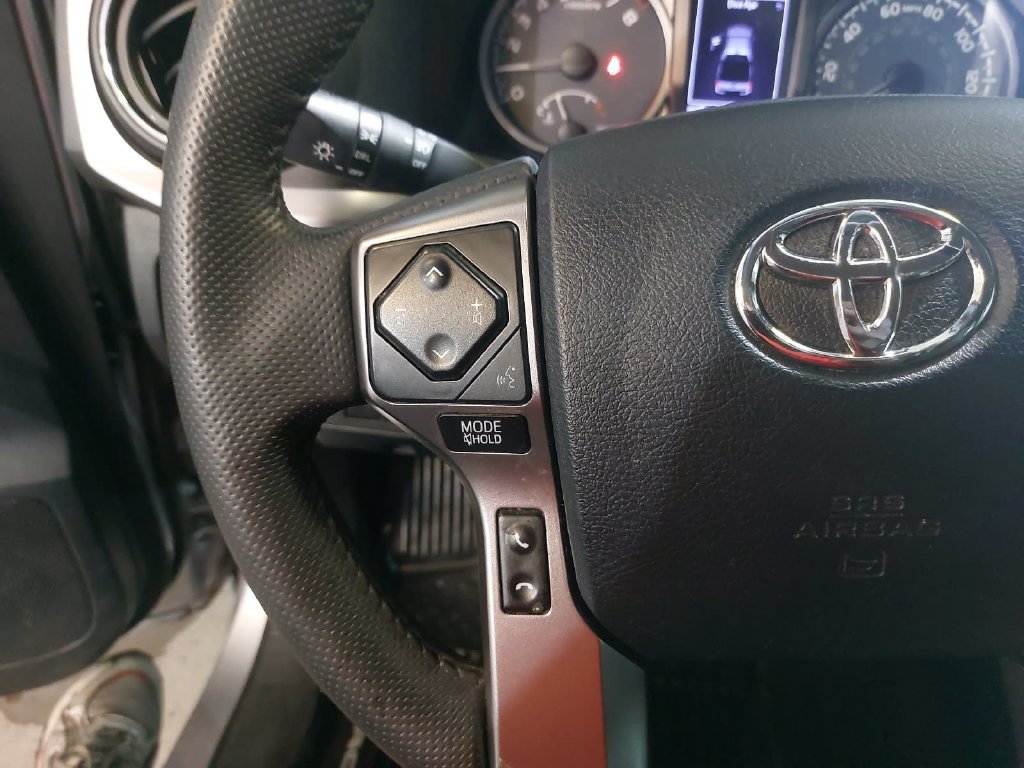Used 2018 Toyota Tacoma SR5 RWD image 16