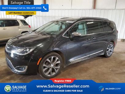 Used 2018 Chrysler Pacifica Limited w/ Tire & Wheel Group