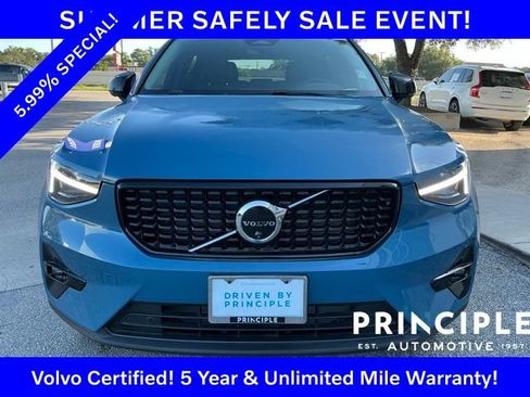 Certified 2025 Volvo XC40 B5 Ultra AWD/4WD image 9