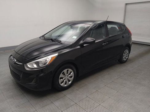 Used 2016 Hyundai Accent SE FWD image 2