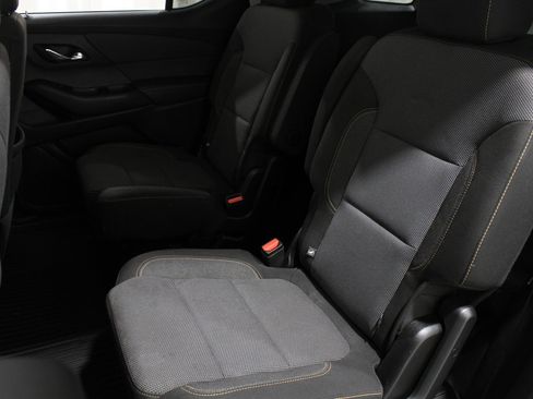 Used 2020 Chevrolet Traverse LT image 18