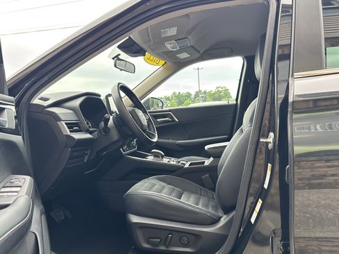 Used 2022 Mitsubishi Outlander SE image 9