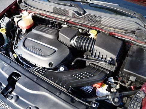 Used 2020 Chrysler Pacifica Touring-L w/ Advanced Safetytec Group image 3