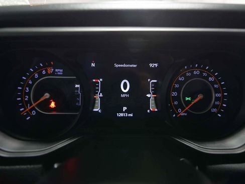 Used 2025 Jeep Gladiator Mojave AWD/4WD image 17