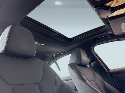 Used 2021 BMW 330i Sedan w/ Driving Assistance Package image 15