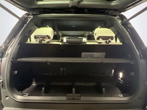 Used 2023 Toyota Sequoia Capstone RWD image 33
