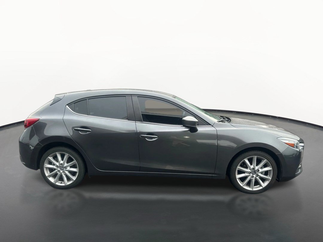 Used 2017 MAZDA MAZDA3 Touring FWD image 2