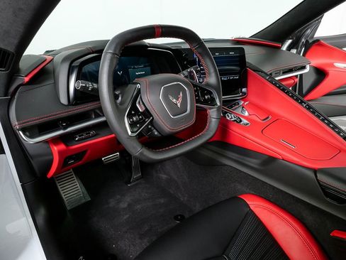 Used 2023 Chevrolet Corvette Stingray w/ Z51 Performance Package image 4