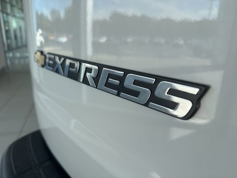 New 2025 Chevrolet Express 2500 w/ Driver Convenience Package image 7