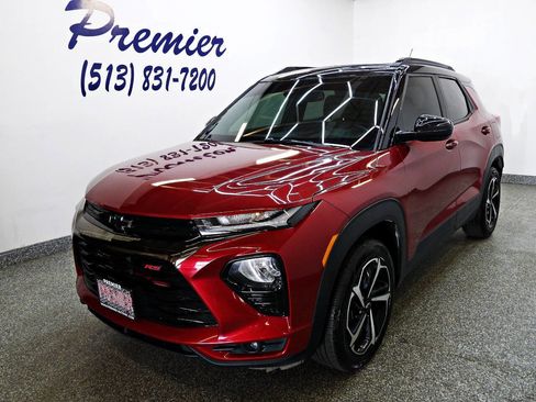 Used 2021 Chevrolet TrailBlazer RS w/ Sun and Liftgate Package image 1