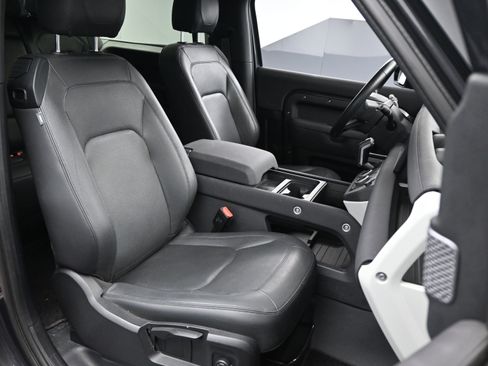 Used 2023 Land Rover Defender 90 S image 10
