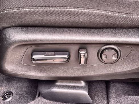 Certified 2025 Honda CR-V EX image 31