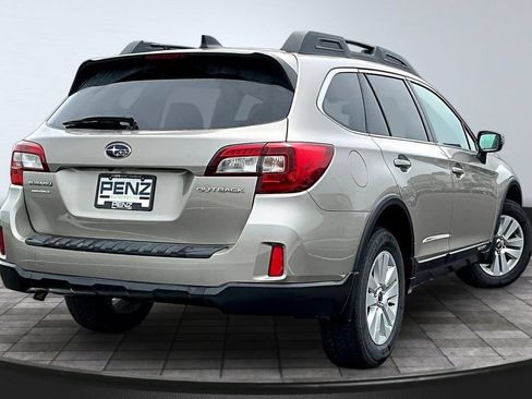 Used 2016 Subaru Outback 2.5i Premium AWD/4WD image 6