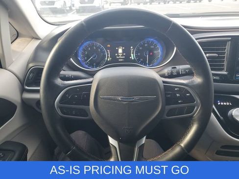 Used 2018 Chrysler Pacifica Touring-L Plus image 30