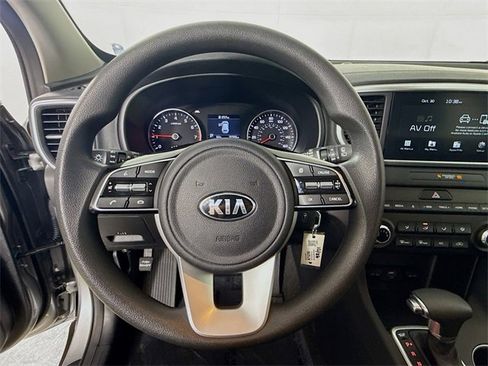 Certified 2022 Kia Sportage LX image 11