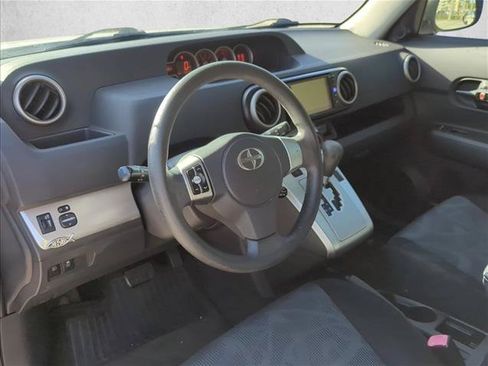Used 2011 Scion xB FWD image 10