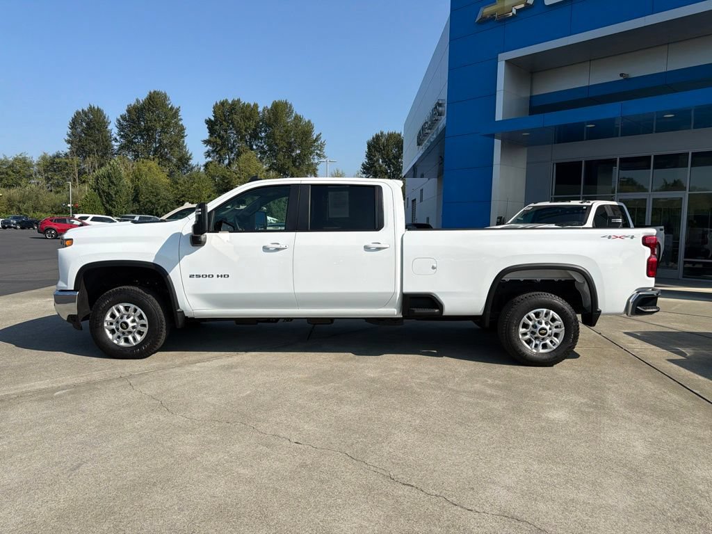 Used 2026 Chevrolet Silverado 2500 LT AWD/4WD image 2