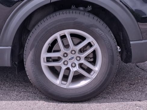 Used 2025 Ford Explorer Active AWD/4WD image 14