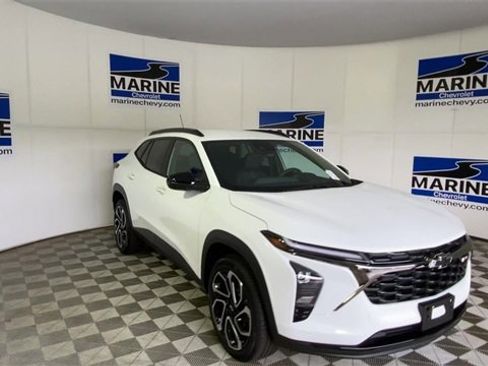 Certified 2026 Chevrolet Trax RS image 4