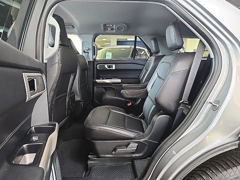 Used 2023 Ford Explorer XLT w/ Equipment Group 202A AWD/4WD image 28