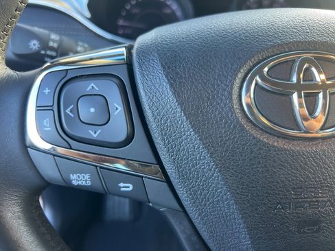 Used 2013 Toyota Avalon Limited image 33