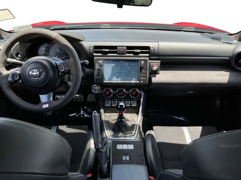 Used 2023 Toyota GR86 Premium w/ ALL Weather Mat Package (TMS) RWD image 10