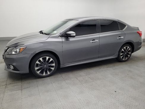 Used 2019 Nissan Sentra SR FWD image 2
