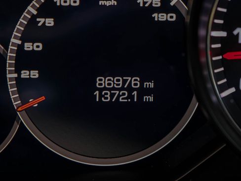 Used 2019 Porsche Cayenne S image 19