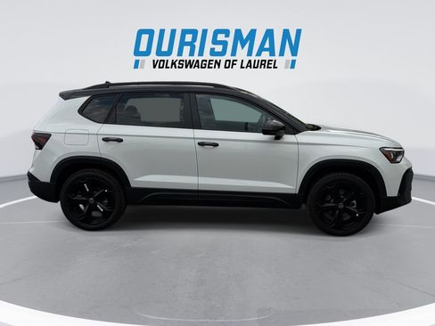 New 2026 Volkswagen Taos SE AWD/4WD image 9