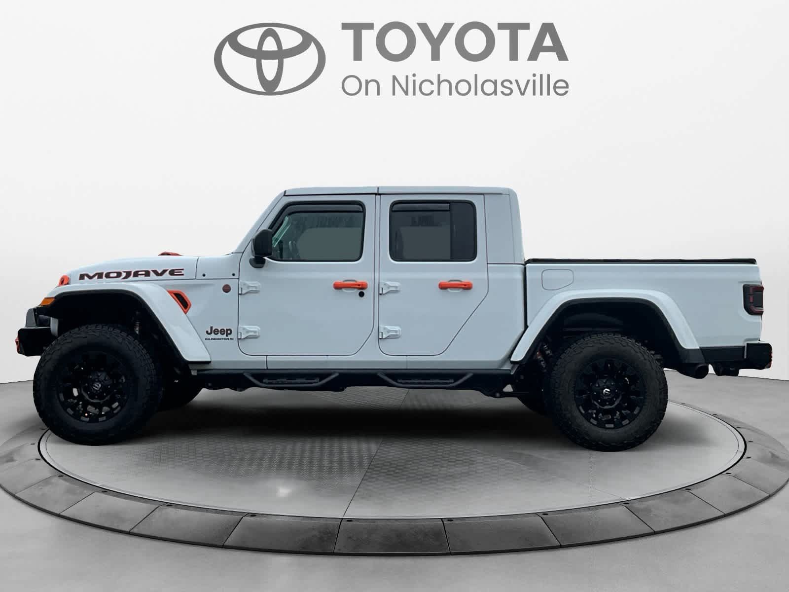 Used 2023 Jeep Gladiator Mojave w/ LED Lighting Group AWD/4WD image 2