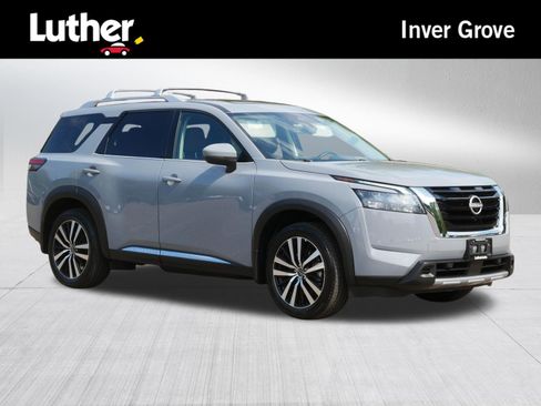 Certified 2025 Nissan Pathfinder Platinum w/ Cargo Package AWD/4WD image 1
